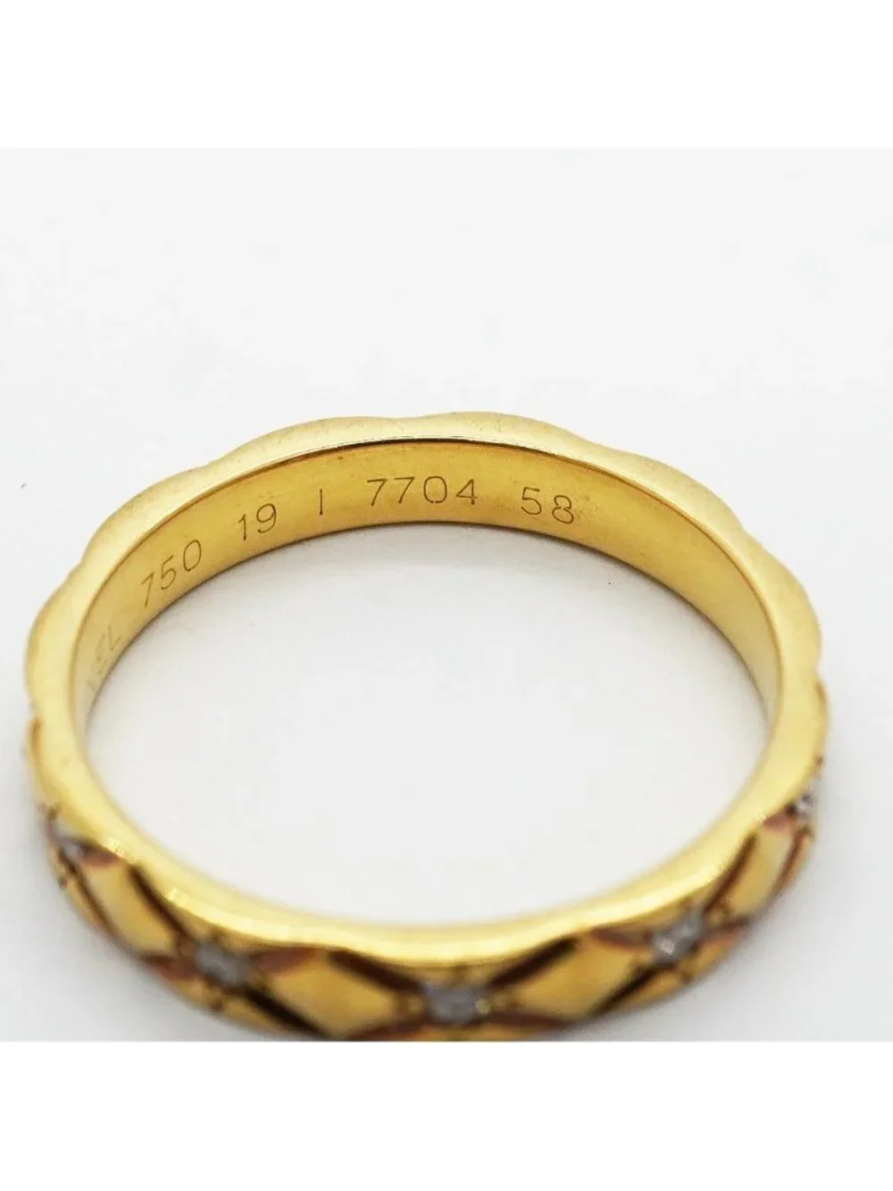 Chanel Ring Quilted 18K Yellow Gold Diamond